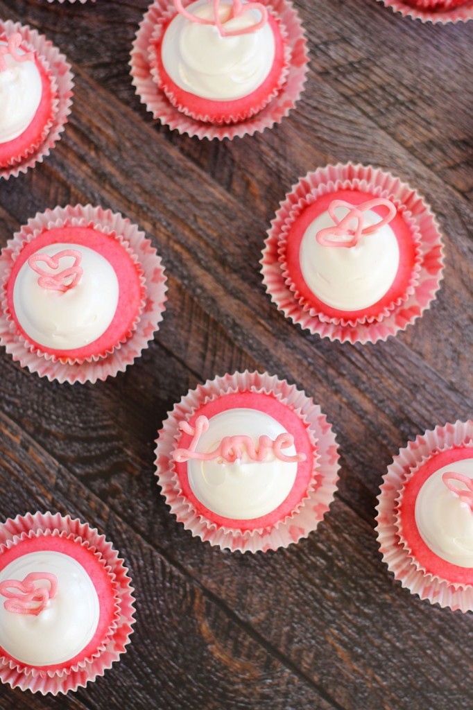 pink champagne cupcakes with marshmallow frosting and chocolate hearts 14