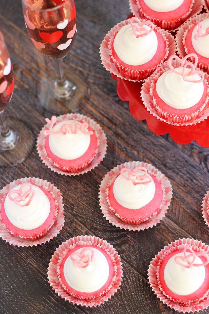 pink champagne cupcakes with marshmallow frosting and chocolate hearts 7