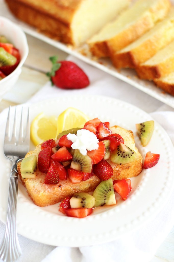 lemon pound cake with strawberry kiwi sauce 14