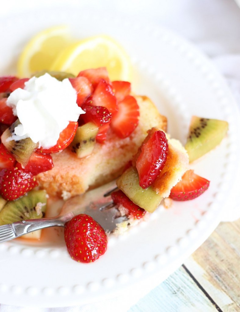 lemon pound cake with strawberry kiwi sauce 23