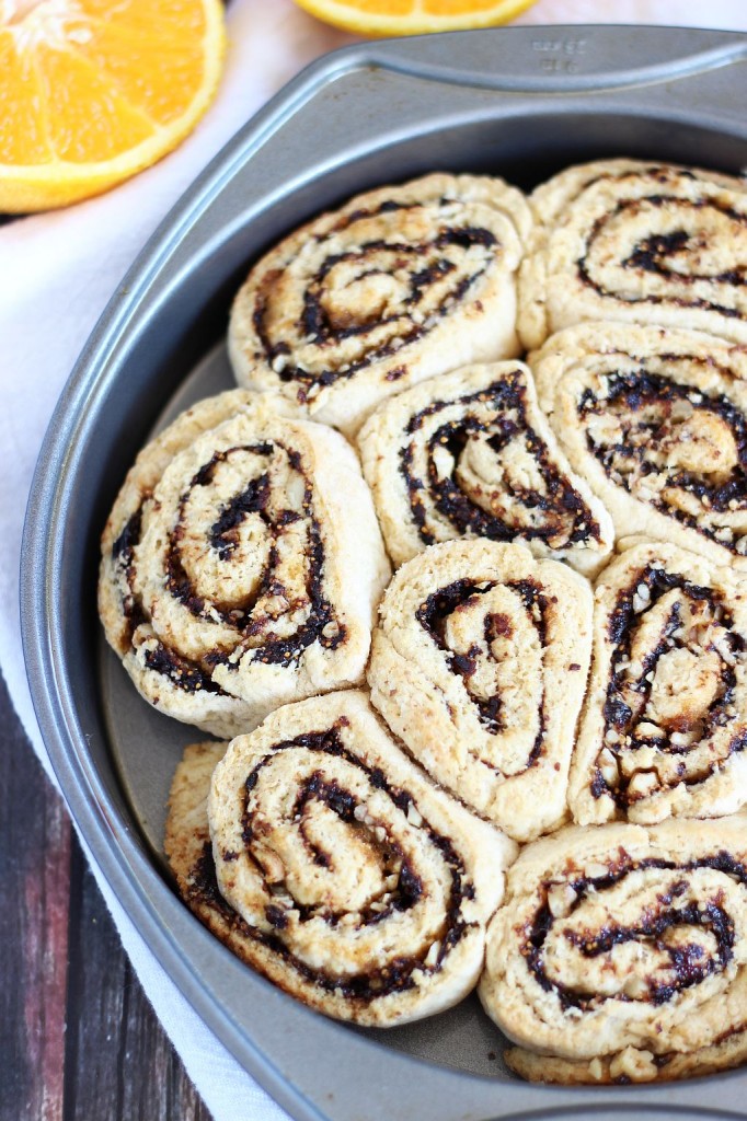 orange fig walnut cinnamon rolls 16