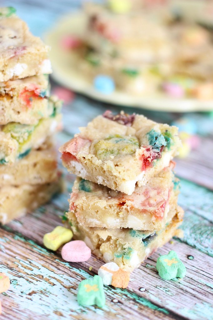 white chocolate lucky charms blondies 12