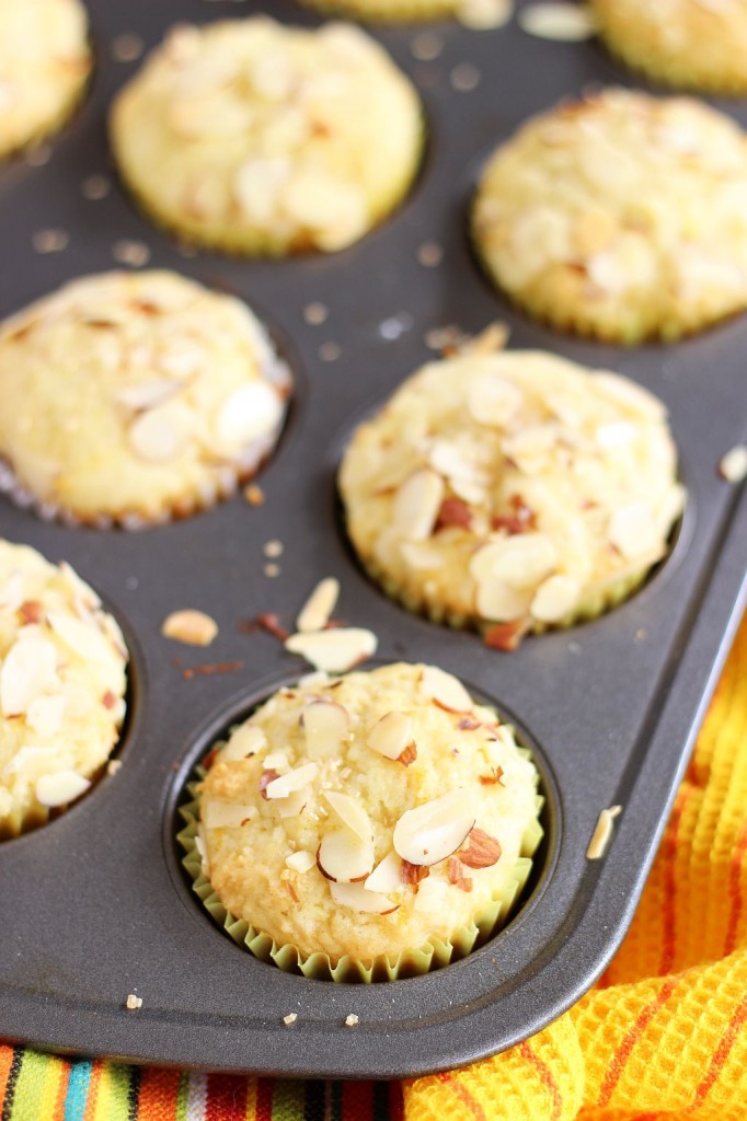 lemon almond ricotta muffins 3