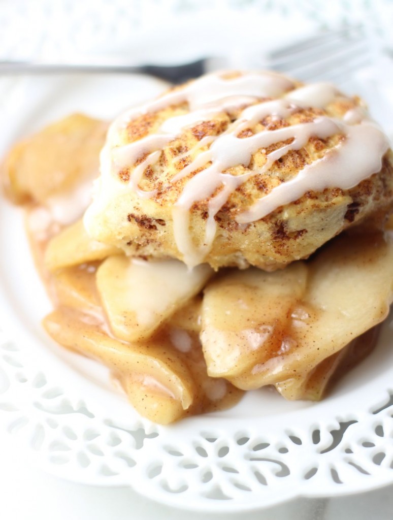 apple pie cinnamon roll cobbler 11