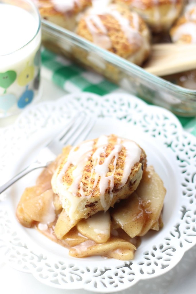 apple pie cinnamon roll cobbler 5