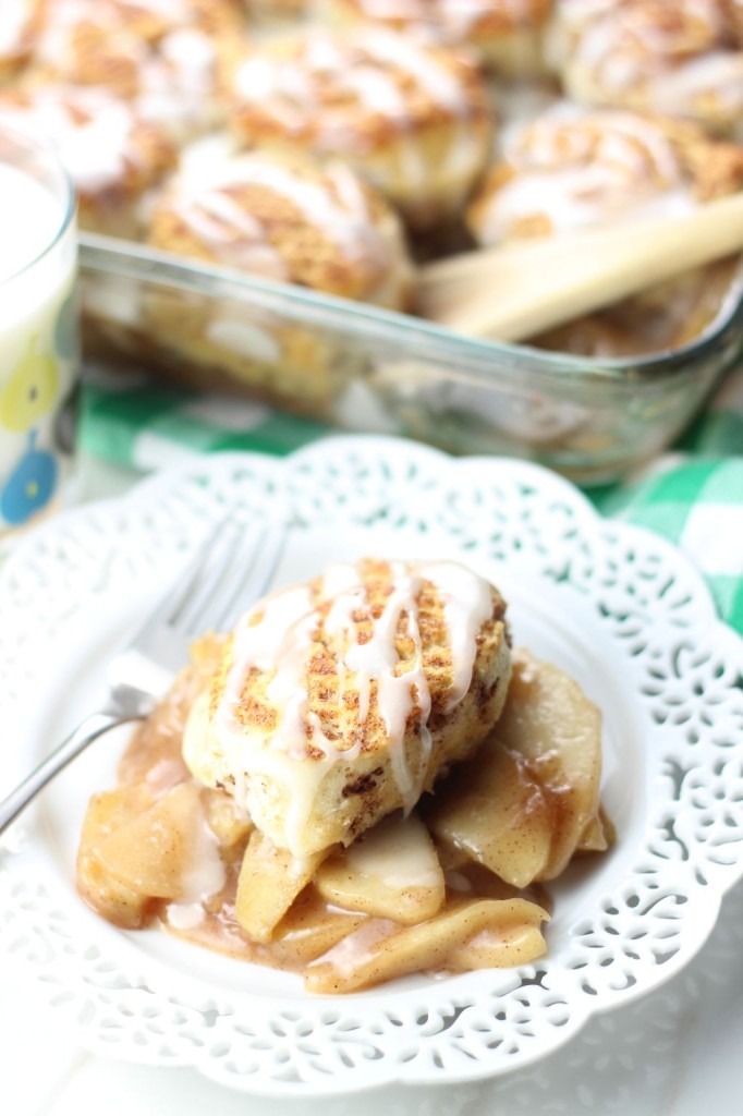 apple pie cinnamon roll cobbler 6