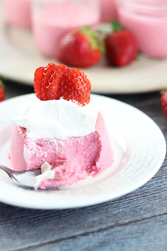 strawberry coconut panna cotta 19