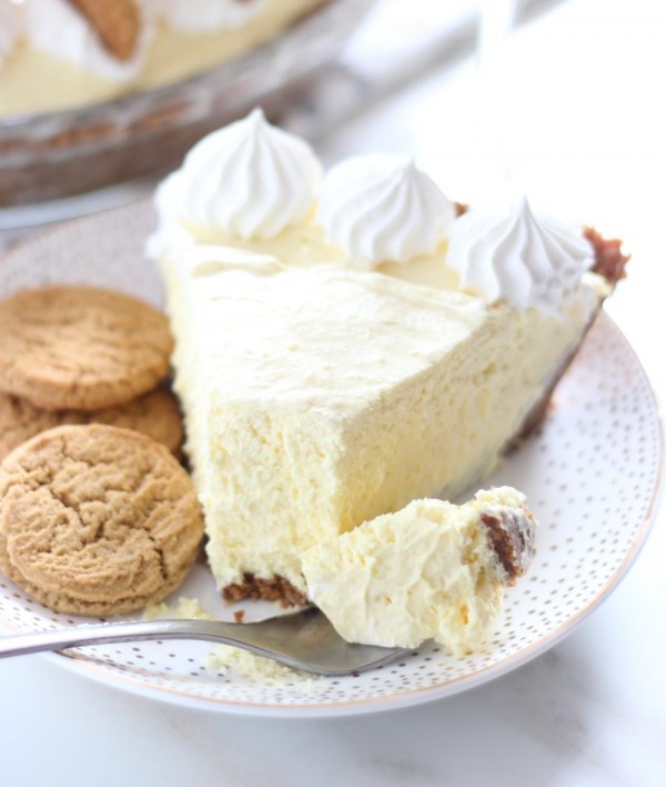 Eggnog Cheesecake with Gingersnap Crust