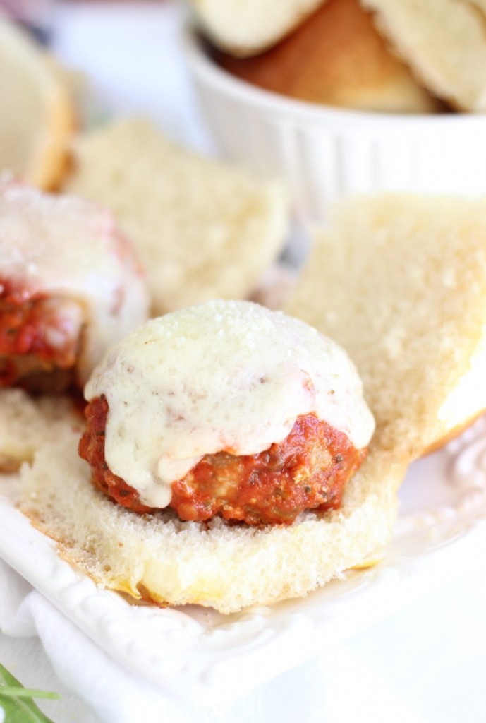 turkey meatball sliders with cabernet sauce (9)