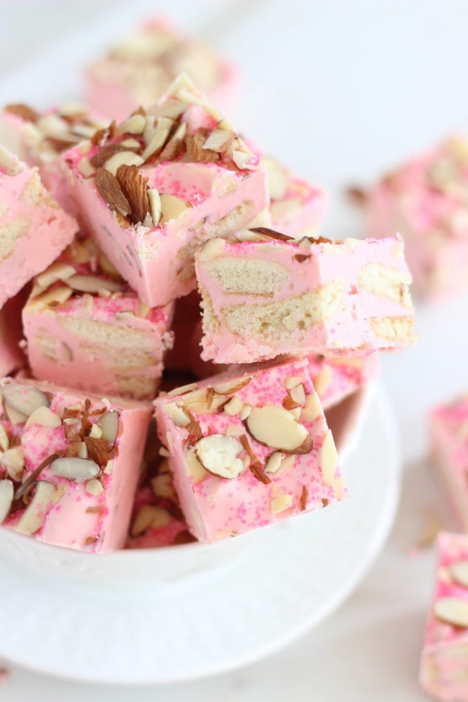 5 minute strawberry shortcake fudge 11