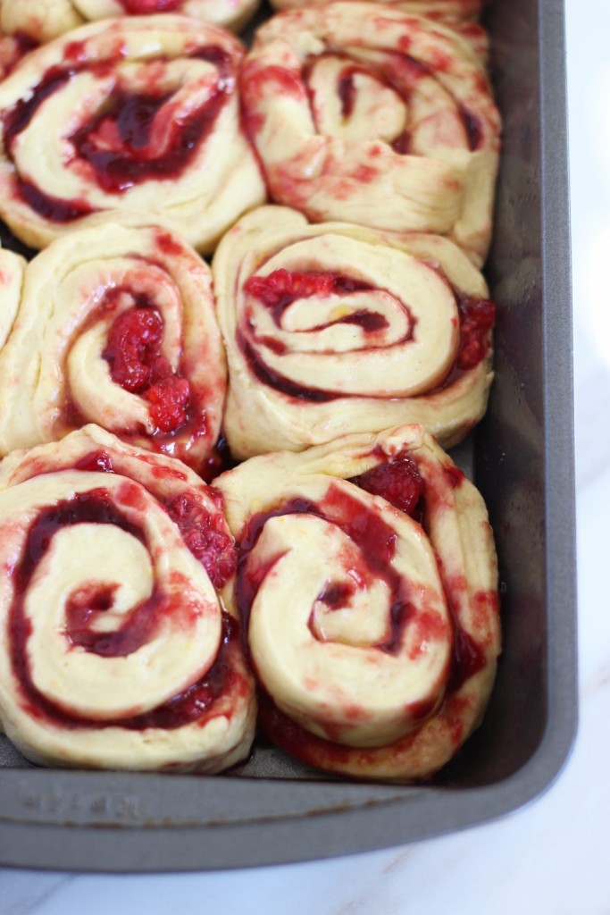 lemon raspberry sweet rolls with lemon mascarpone frosting 4