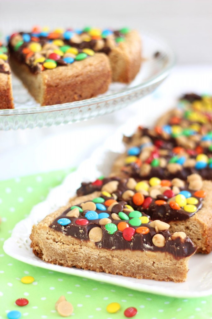 chocolate peanut butter cookie pizza (16)