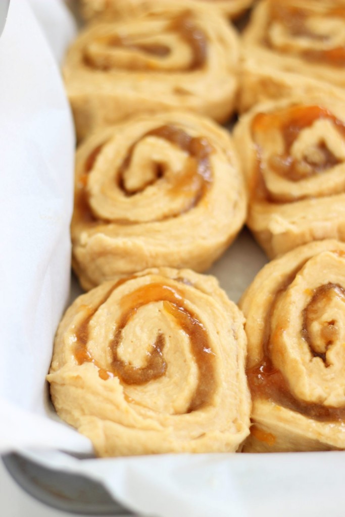 orange sweet rolls with orange cream cheese glaze 1