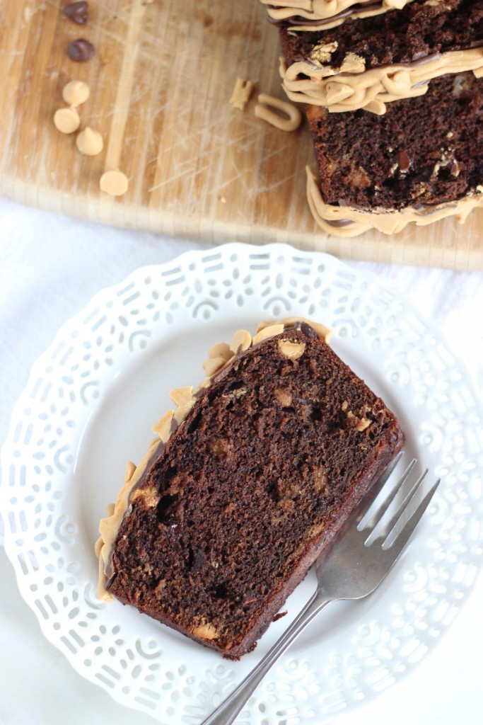 chocolate peanut butter cup banana bread 15