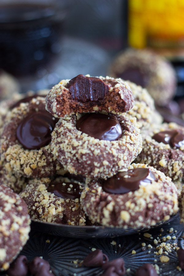 chocolate-hazelnut-thumbprints-with-kahlua-ganache-14