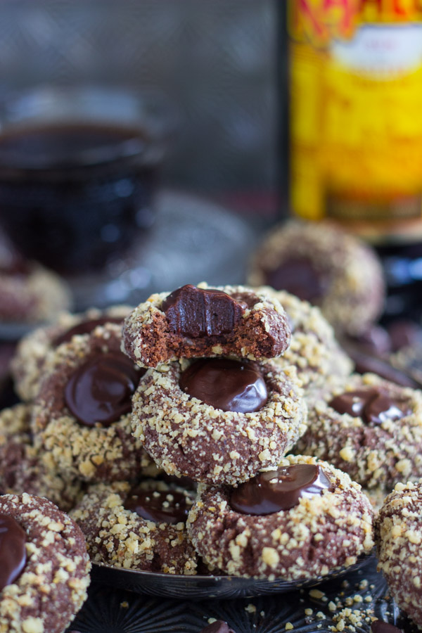 chocolate-hazelnut-thumbprints-with-kahlua-ganache-17