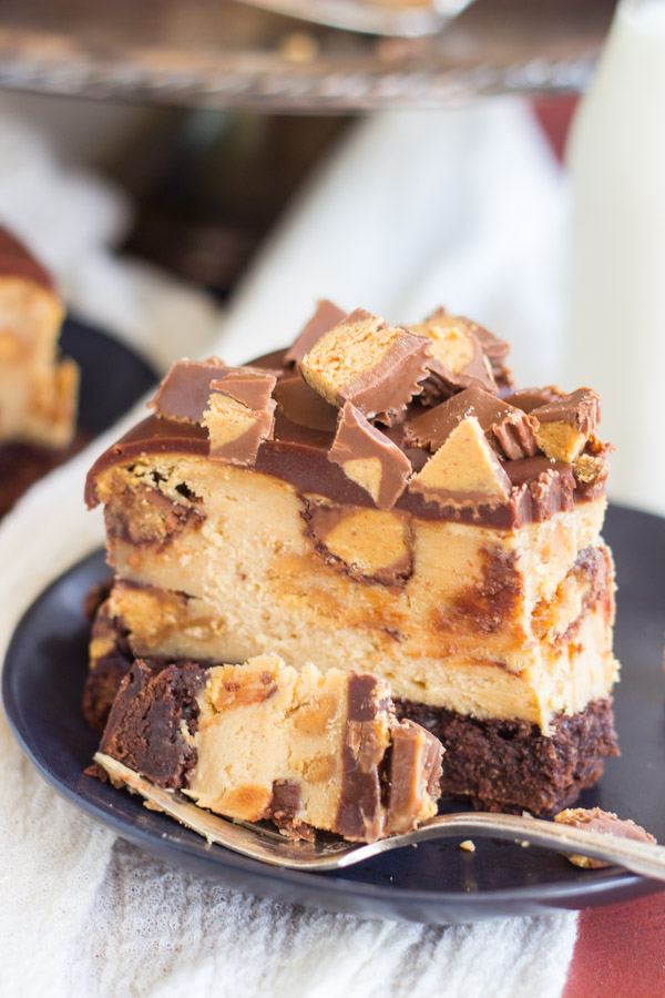 peanut-butter-cup-brownie-cheesecake-17