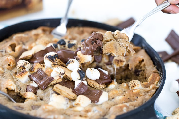 Skillet-Smores-Chocolate-Chunk-Cookie-3