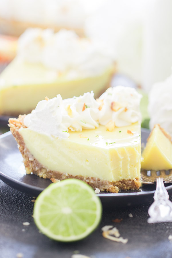 Key Lime Pie With Coconut Macadamia Crust The Gold Lining Girl