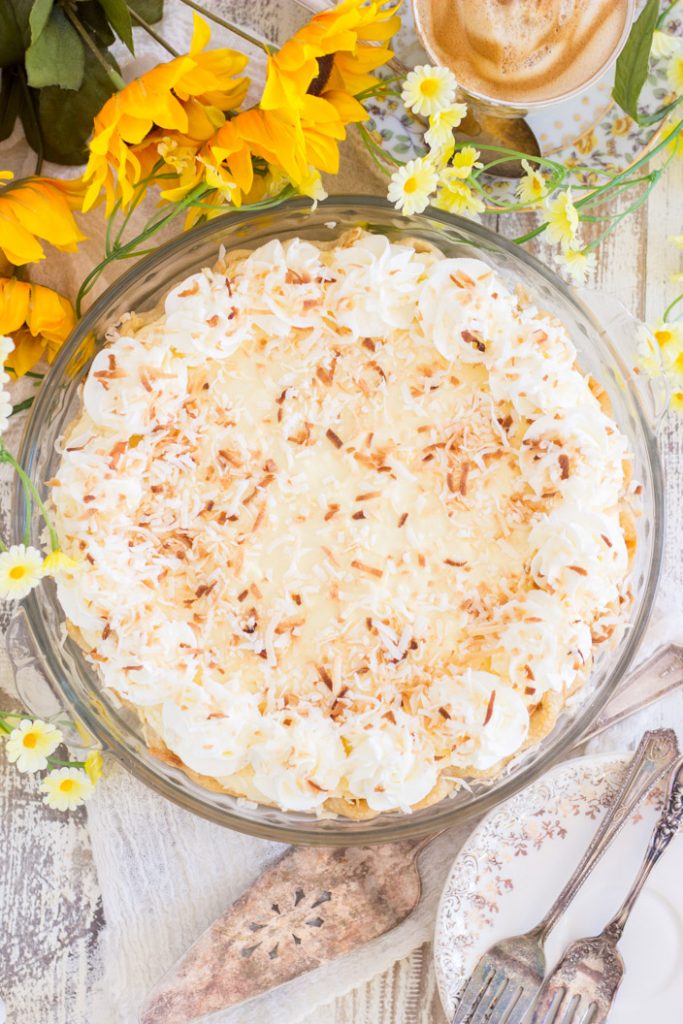 No Bake Coconut Cream Pie - The Gold Lining Girl