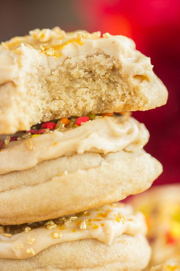 Iced Maple Amish Sugar Cookies - The Gold Lining Girl