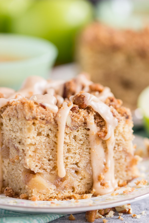 Apple Pie Coffee Cake • The Gold Lining Girl