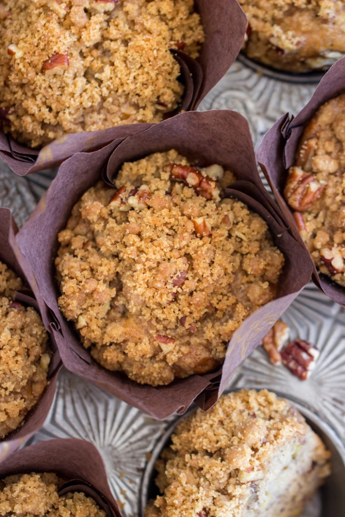 Streusel-Topped Banana Bread Muffins