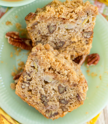 Streusel-Topped Banana Bread Muffins