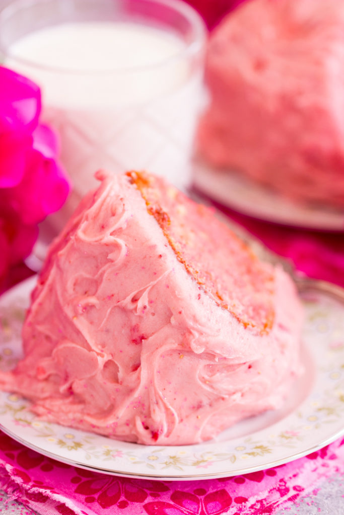 Strawberry Bundt Cake 